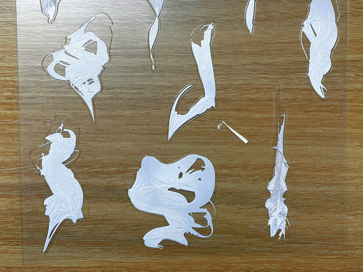 E-107 White Smoke 3D Embossed sticker 1 piece