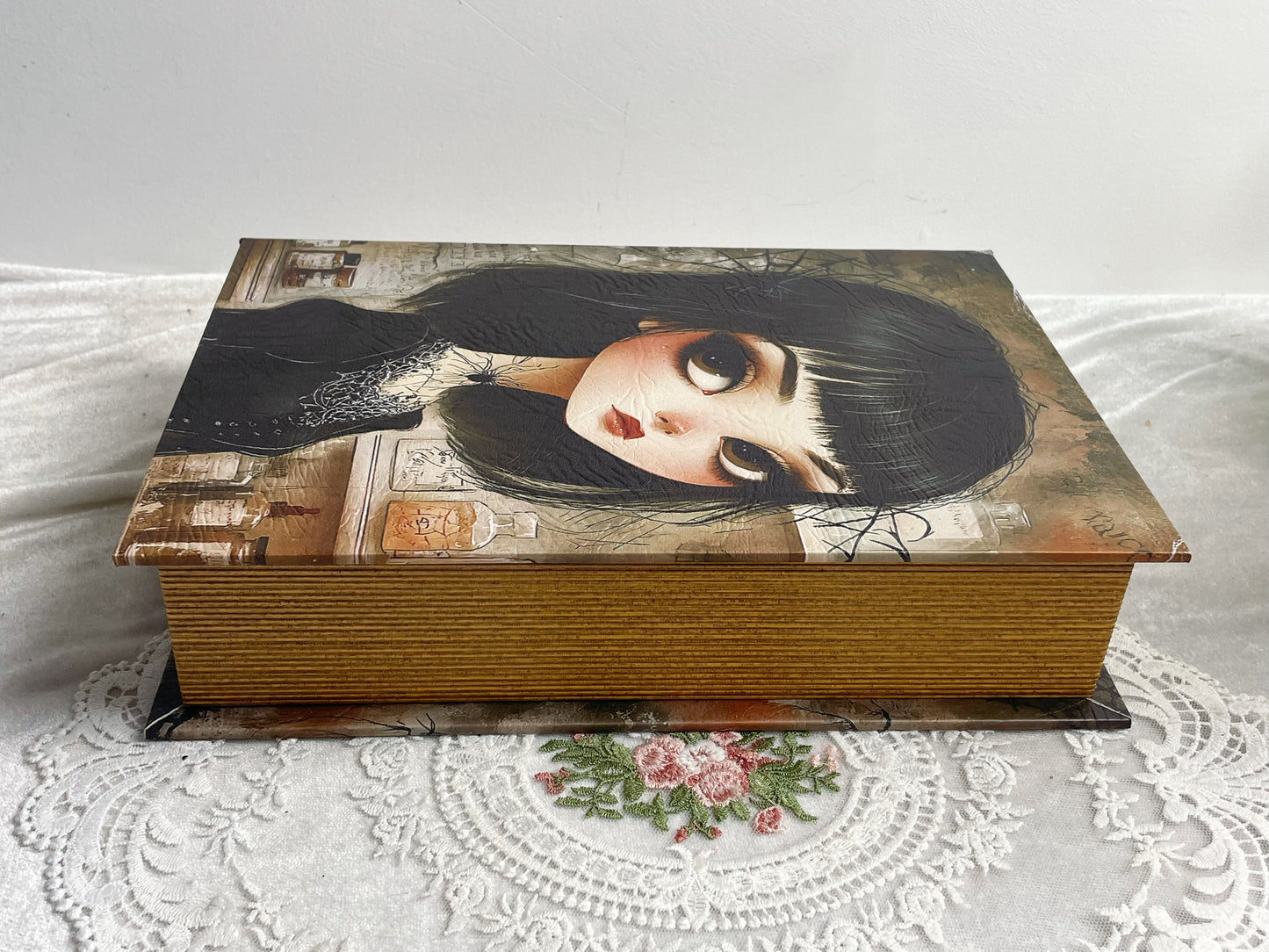 096 Wooden box