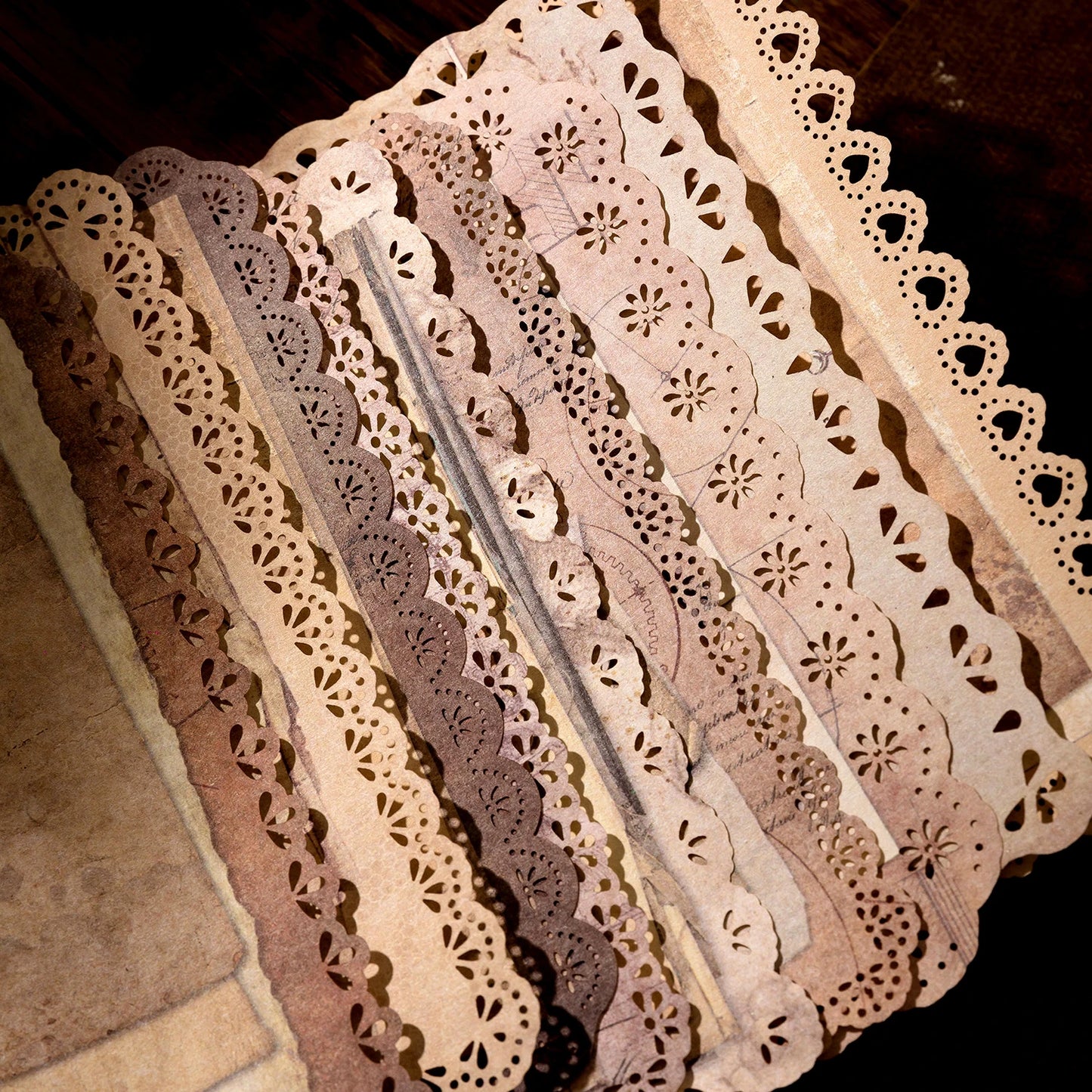 P-6 Vintage Floral Lace paper