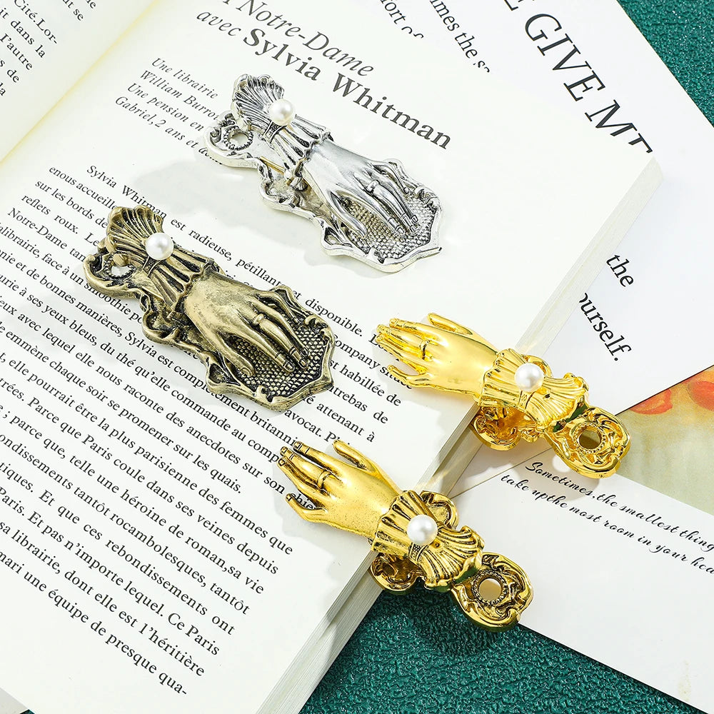T-4 A noblewoman's wristband Book Holder
